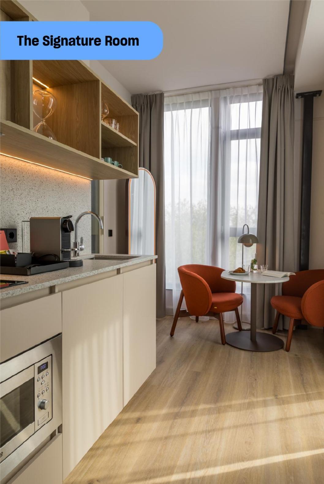 The Social Hub 4*